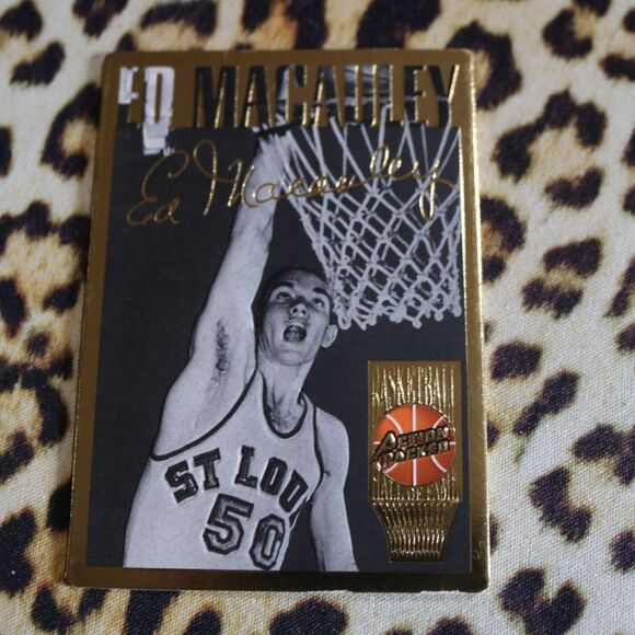 Ed Macauley #20 Basketball Card - Picture 1 of 2